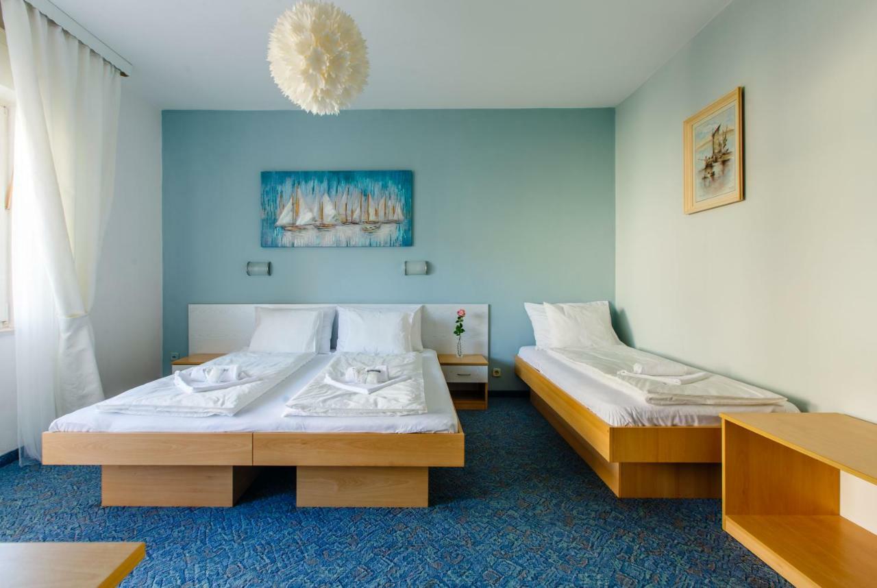 Rooms Split Stobreč Exterior foto